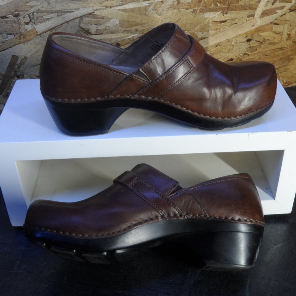 DANSKO Brown Leather Solstice PRO Work CLOGS Comfort SHOES - Size 39